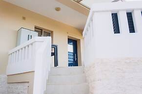 Villa Cook with pool and sea views