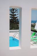 Villa Cook with pool and sea views