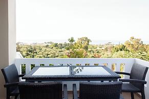 Villa Cook with pool and sea views