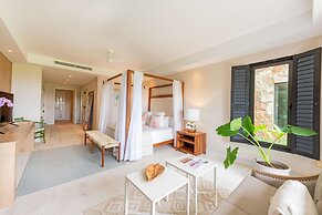 Luxurious 4 Bedroom Condo