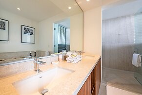 Luxurious 4 Bedroom Condo