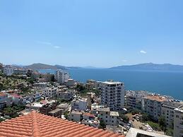 Room-blue Breeze Side View Apartment