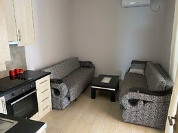 Room-blue Breeze Side View Apartment