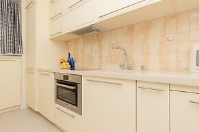 2-beedroom Zurawia by Renters