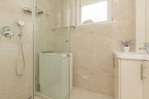 2-beedroom Zurawia by Renters