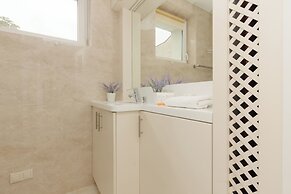 2-beedroom Zurawia by Renters