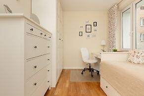 2-beedroom Zurawia by Renters