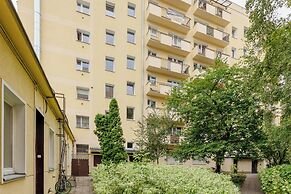 2-beedroom Zurawia by Renters