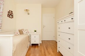 2-beedroom Zurawia by Renters