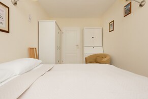 2-beedroom Zurawia by Renters