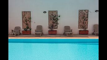 Relaxing Cristal Blu Studio Sleeps 3 Num1489