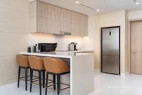 The Palm Tower 1 Corner Bedroom Dubai