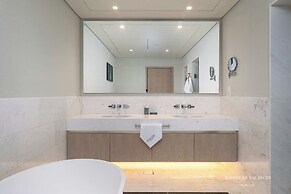 The Palm Tower 1 Corner Bedroom Dubai