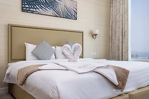 The Palm Tower 1 Corner Bedroom Dubai