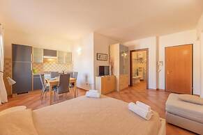 Relaxing Cristal Blu Studio Sleeps 4 Num1494