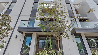 Uptown Luxury On Audubon 4 Bedroom Townhouse by RedAwning