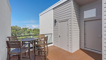 Uptown Luxury On Audubon 4 Bedroom Townhouse by RedAwning