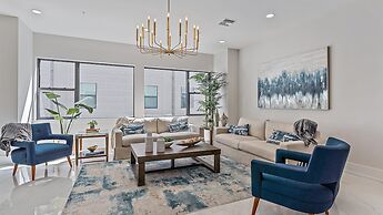 Uptown Luxury On Audubon 4 Bedroom Townhouse by RedAwning