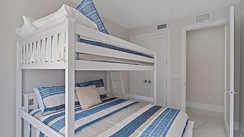 Uptown Luxury On Audubon 4 Bedroom Townhouse by RedAwning