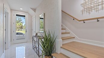 Uptown Luxury On Audubon 4 Bedroom Townhouse by RedAwning