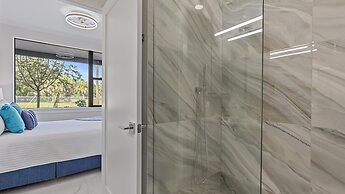 Uptown Luxury On Audubon 4 Bedroom Townhouse by RedAwning