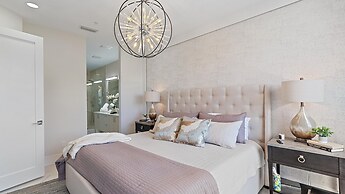 Uptown Luxury On Audubon 4 Bedroom Townhouse by RedAwning