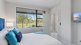 Uptown Luxury On Audubon 4 Bedroom Townhouse by RedAwning