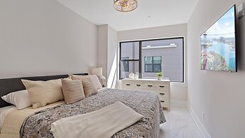 Uptown Luxury On Audubon 4 Bedroom Townhouse by RedAwning