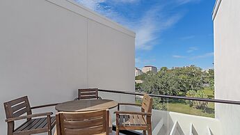 Uptown Luxury On Audubon 4 Bedroom Townhouse by RedAwning