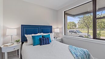 Uptown Luxury On Audubon 4 Bedroom Townhouse by RedAwning