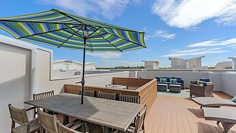 Uptown Luxury On Audubon 4 Bedroom Townhouse by RedAwning