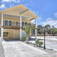 Under The Sea Sp107 4 Bedroom Home by RedAwning