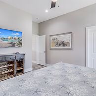 Under The Sea Sp107 4 Bedroom Home by RedAwning