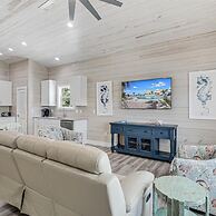 Under The Sea Sp107 4 Bedroom Home by RedAwning