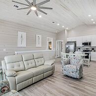 Under The Sea Sp107 4 Bedroom Home by RedAwning