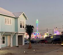 Under The Sea Sp107 4 Bedroom Home by RedAwning