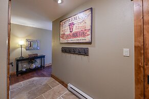 5th Floor 2bd/2ba Condo With Magnificent Views 2 Bedroom Condo by RedA