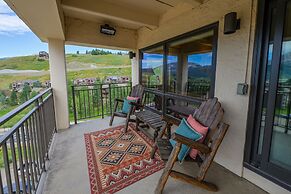 5th Floor 2bd/2ba Condo With Magnificent Views 2 Bedroom Condo by RedA