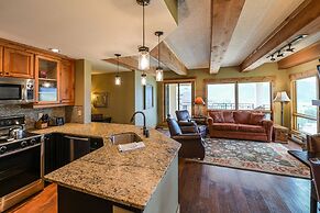 5th Floor 2bd/2ba Condo With Magnificent Views 2 Bedroom Condo by RedA