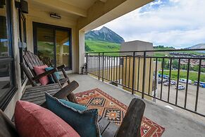 5th Floor 2bd/2ba Condo With Magnificent Views 2 Bedroom Condo by RedA