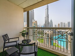 Luxury Condo With Burj Khalifa and Fountain Views