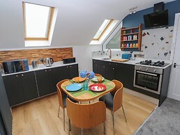 The Loft @ Wisteria Cottage