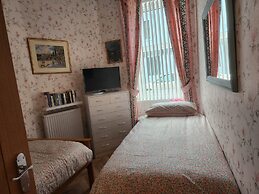 Captivating 2-bed Ground Floor Apartment in Largs