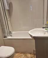 Captivating 2-bed Ground Floor Apartment in Largs