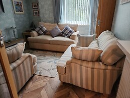 Captivating 2-bed Ground Floor Apartment in Largs