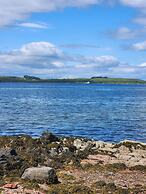 Captivating 2-bed Ground Floor Apartment in Largs
