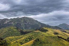 Krolewska Apartment Mountain by Renters