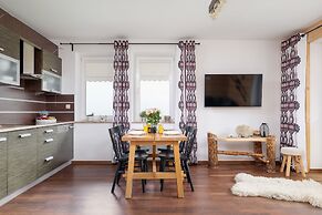 Krolewska Apartment Mountain by Renters