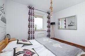 Krolewska Apartment Mountain by Renters