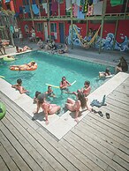 Compay Hostel La Pedrera